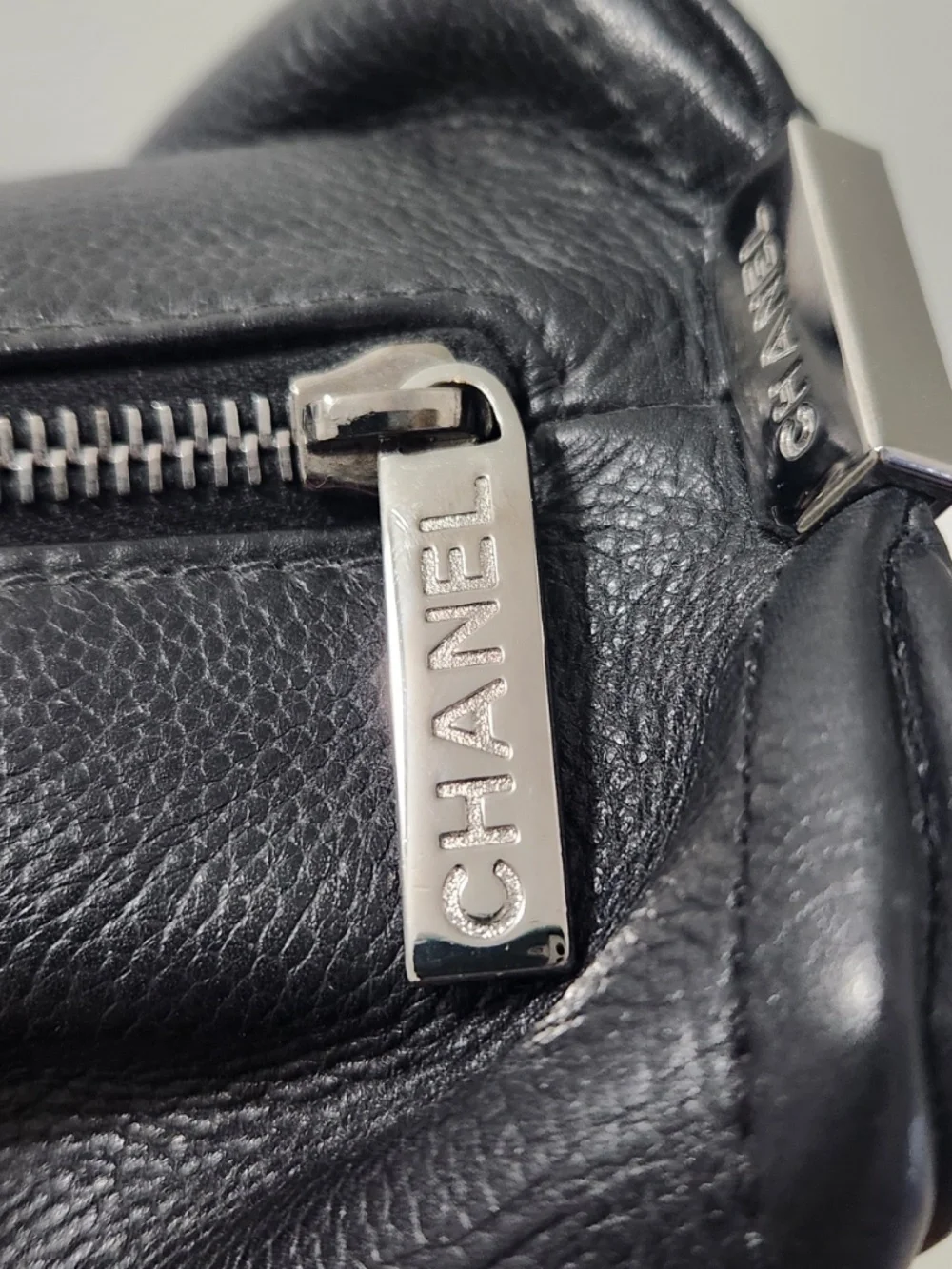 CHANEL Tote - Picture 5 of 16